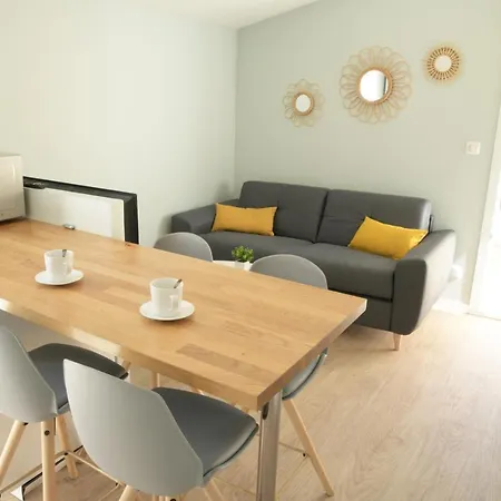 T2 - 28m2 Avec Cour Et Stationnement, Wifi Et Linge Fournis アパート アングレーム