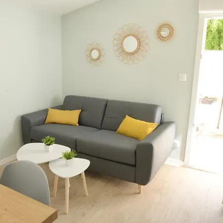 T2 - 28m2 Avec Cour Et Stationnement, Wifi Et Linge Fournis 아파트 *