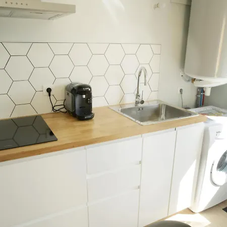 아파트 T2 - 28m2 Avec Cour Et Stationnement, Wifi Et Linge Fournis