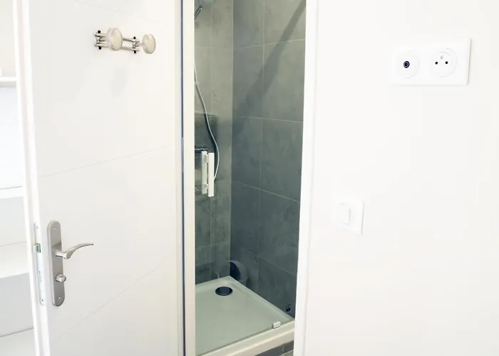 T2 - 28m2 Avec Cour Et Stationnement, Wifi Et Linge Fournis Appartement Angoulême